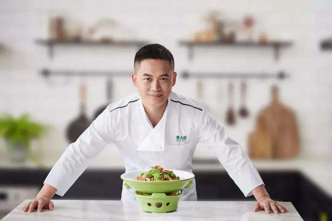 为什么选择费大厨加盟？品牌知名度 + 口味优势 + 盈利保障，创业更省心